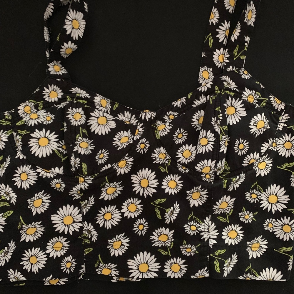 Black daisy crop top